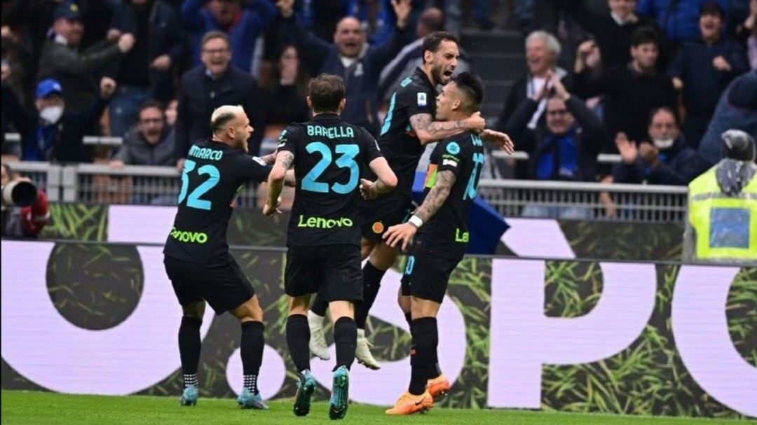  国际米兰主场逆转佛罗伦萨，劳塔罗补时双响  